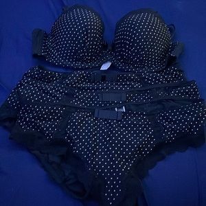 City Chic Balconette Bra and Matching Bottoms